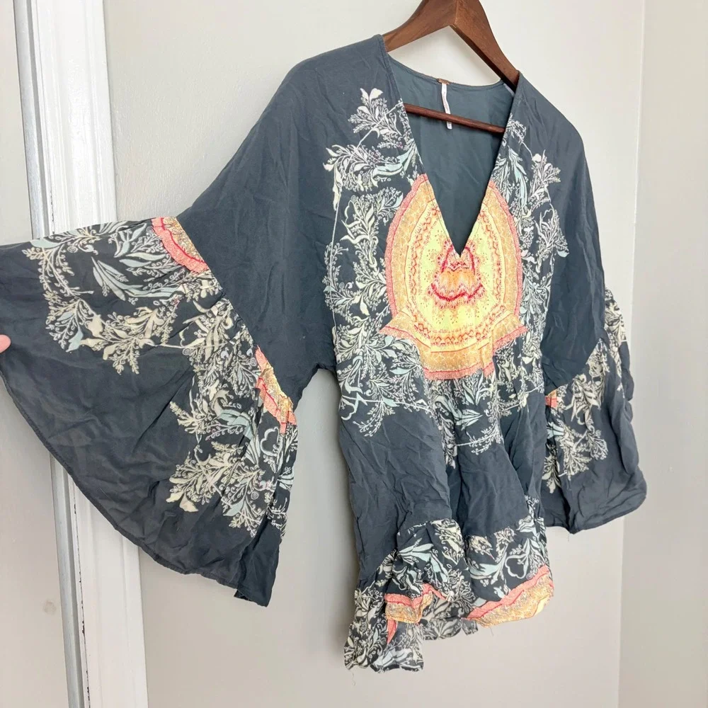 Free People Blouse Sunset Dreams XS Grey Boho Floral Bell Sleeve Earthy Hippie